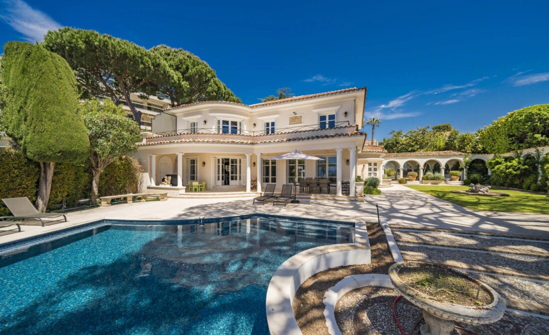 CAP D’ANTIBES – Breathtaking Waterfront Villa