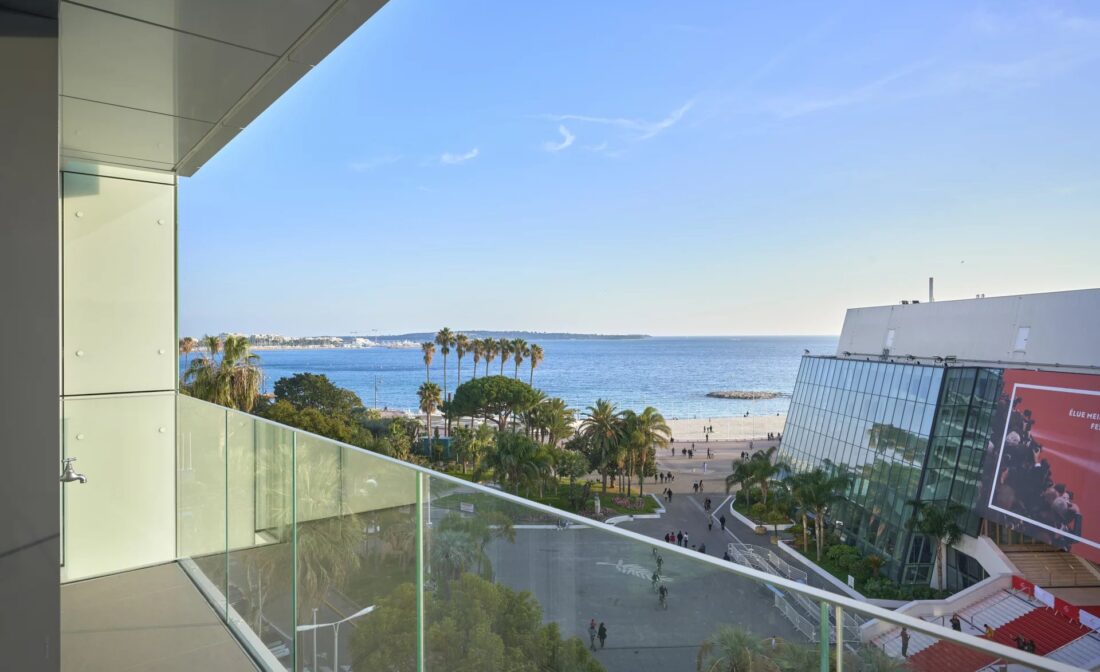 CANNES – Prestigieux appartement face à la mer