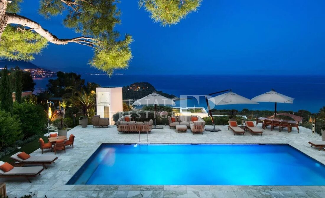 SAINT JEAN CAP FERRAT: Propriété de Luxe avec Vue Mer Exceptionnelle