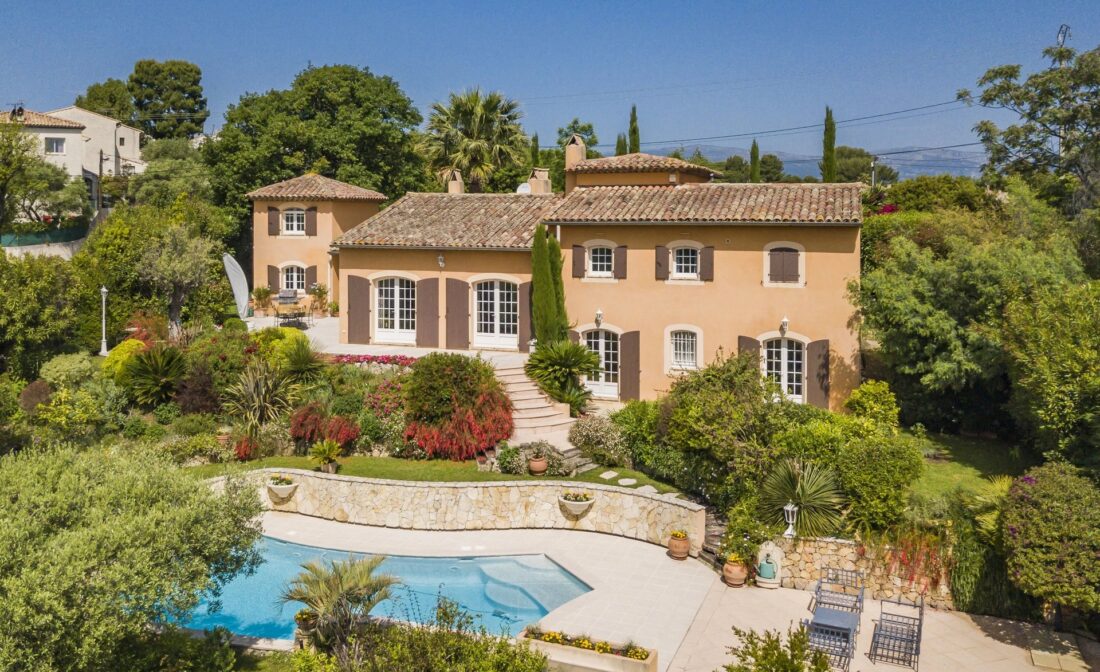 Splendide villa avec vue mer à Antibes