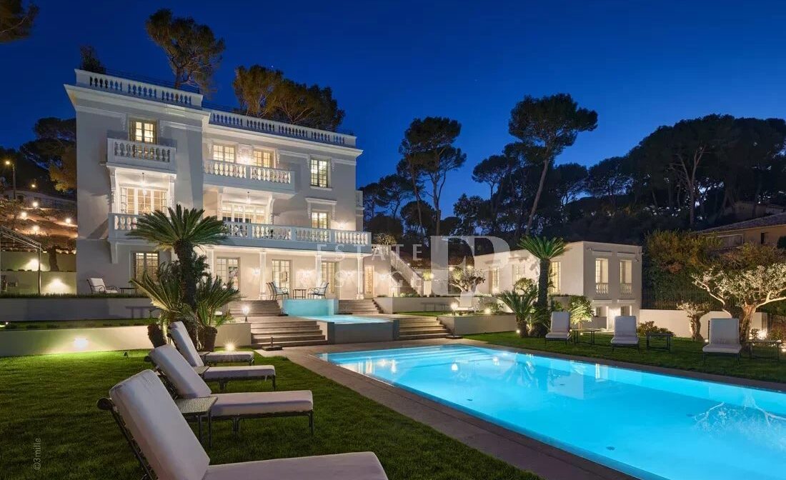 CAP D’ANTIBES – Belle Epoque villa entirely refurbished