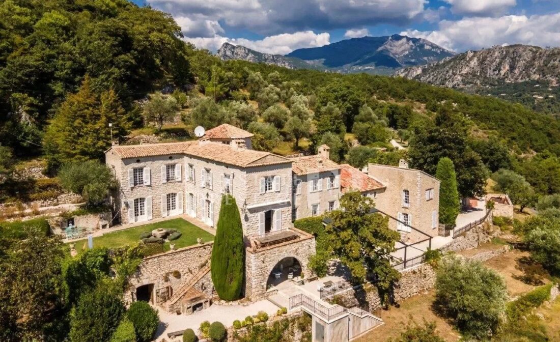 NICE – Outstanding chateau with a view