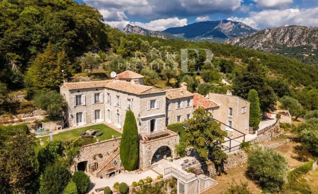 NICE – Outstanding chateau with a view