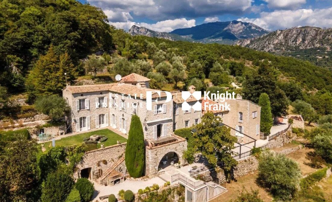 NICE  – Magnifique château avec vue dégagée