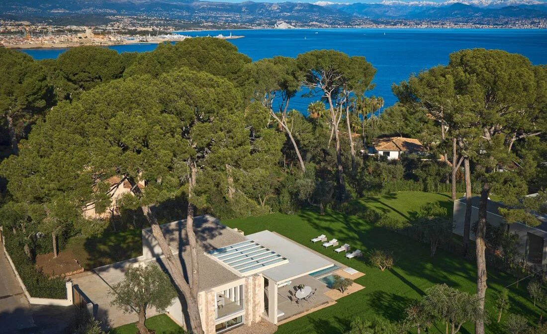 CAP D’ANTIBES – East side close to the beaches