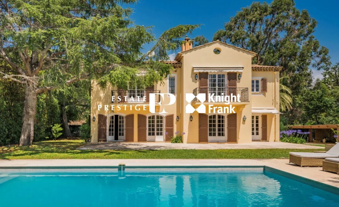 SAINT-JEAN-CAP-FERRAT – Sjarmerende villa med basseng og flat hage