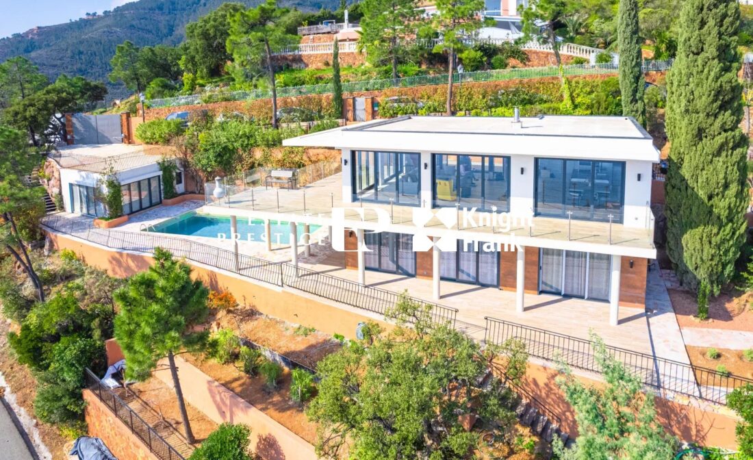 THEOULE-SUR-MER TRAYAS – Villa contemporaine avec  Vue mer panoramique sur la baie de Cannes et l’Estérel