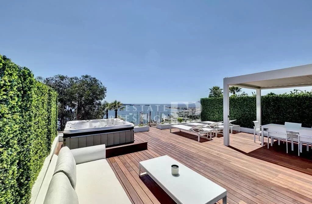 CANNES CALIFORNIE – Красивая 4-комнатная квартира с панорамным видом на море