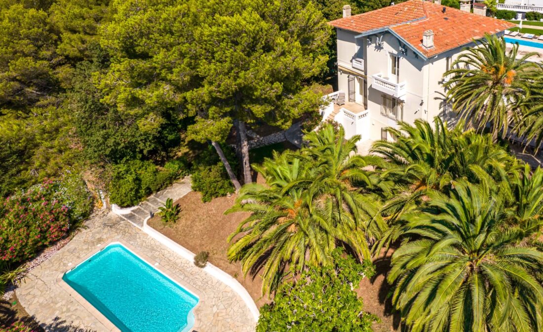 ANTIBES – Superb renovated Belle Epoque villa