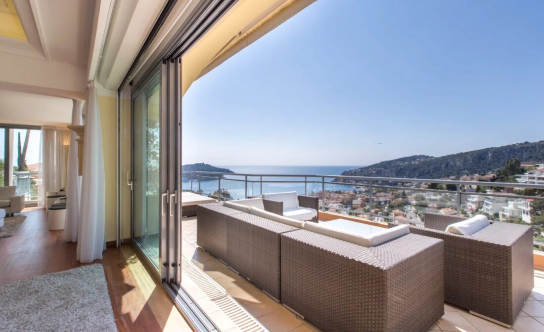 VILLEFRANCHE SUR MER –  A Spacious Apartment in small Residence