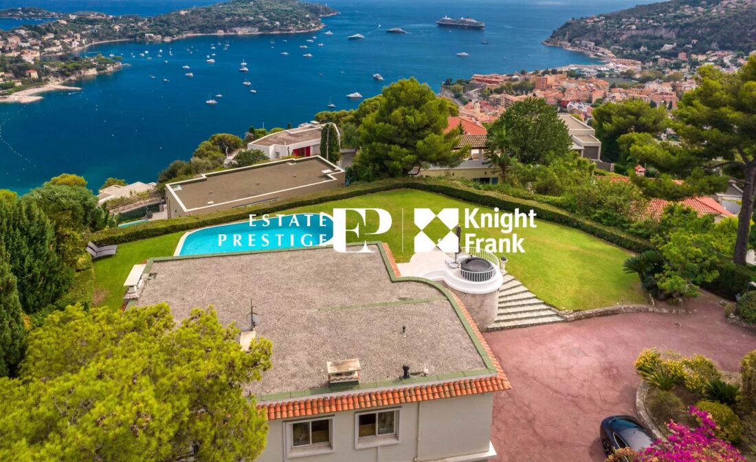 VILLEFRANCHE SUR MER – Villa i en dominerende posisjon med panoramautsikt over havet