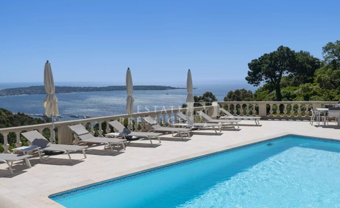 SUPER CANNES – Splendid property with sea view