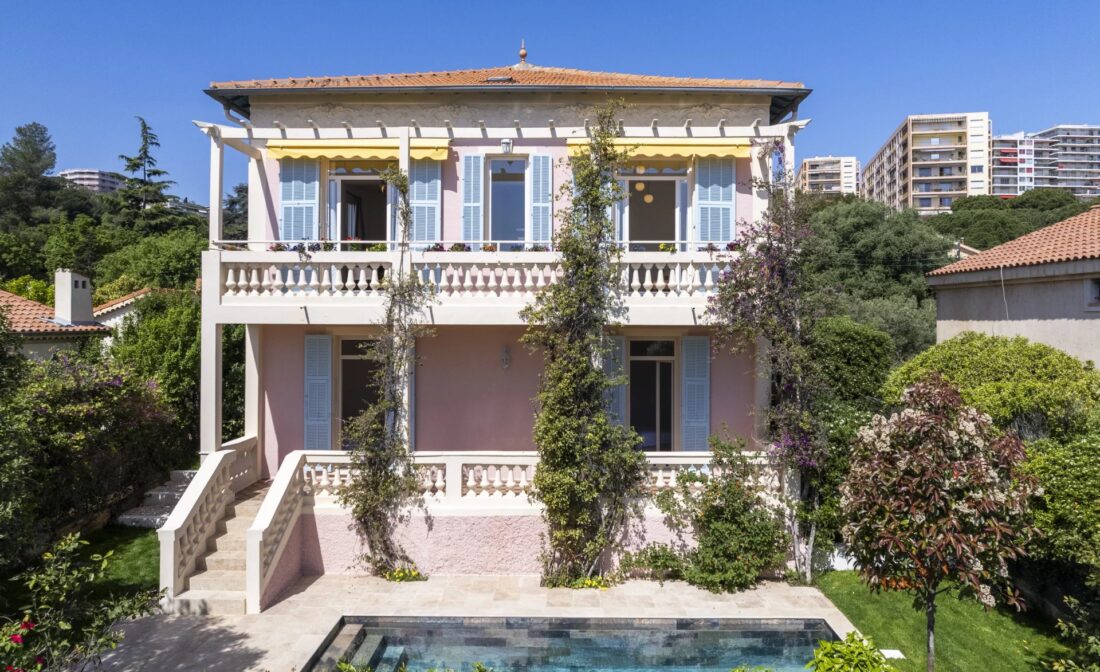 NICE – Fabron – Charming renovated niçoise villa with sea view and pool.