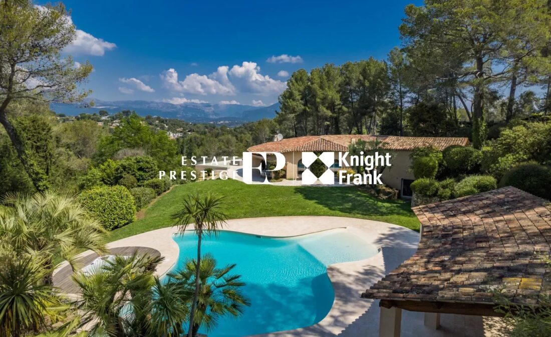 MOUGINS : Unique Villa with breath-taking views of Château de Castellaras