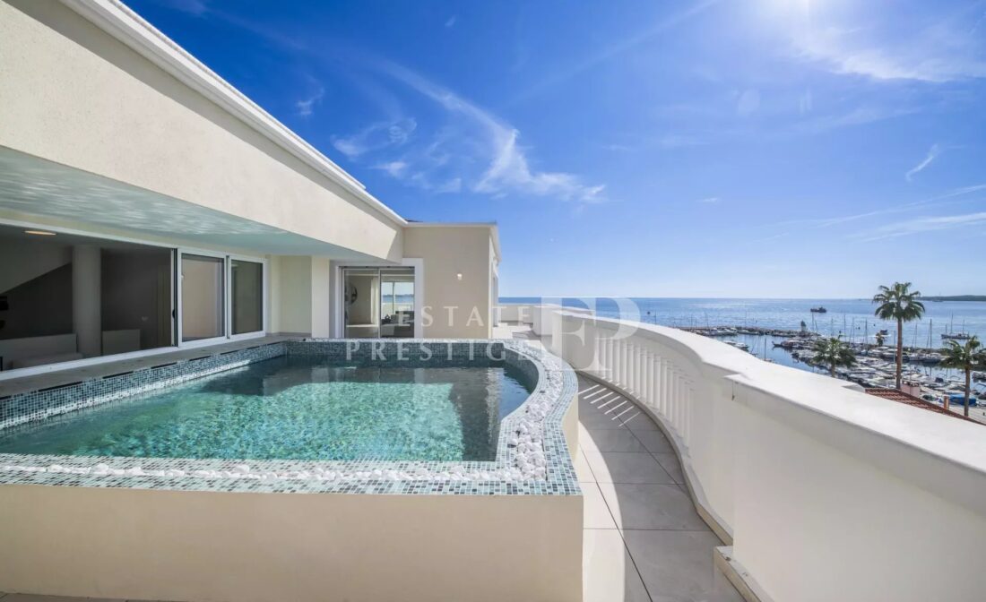 CANNES – Penthouse unique en triplex avec vue mer panoramique, piscine privée et solarium