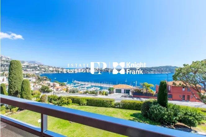 VILLEFRANCHE SUR MER – Bel appartement avec vue mer