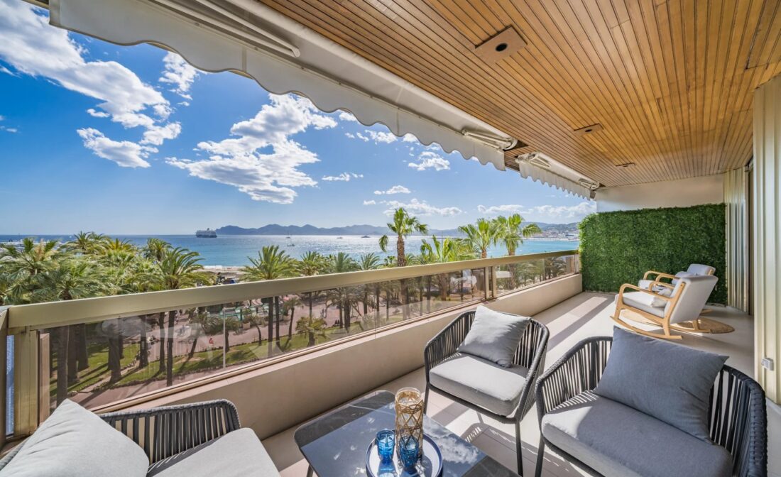 CANNES CROISETTE – Beautiful 2 bedroom appartment with panoramic sea view