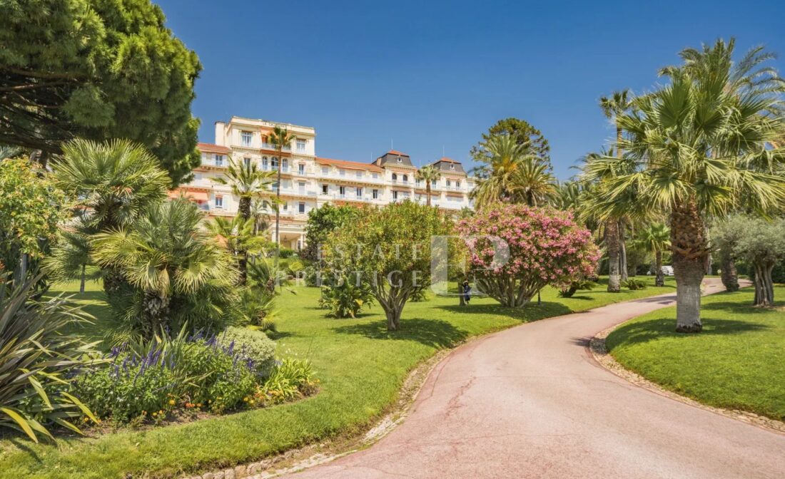 CANNES CALIFORNIE – 3-room flat in a luxury residence with sea view