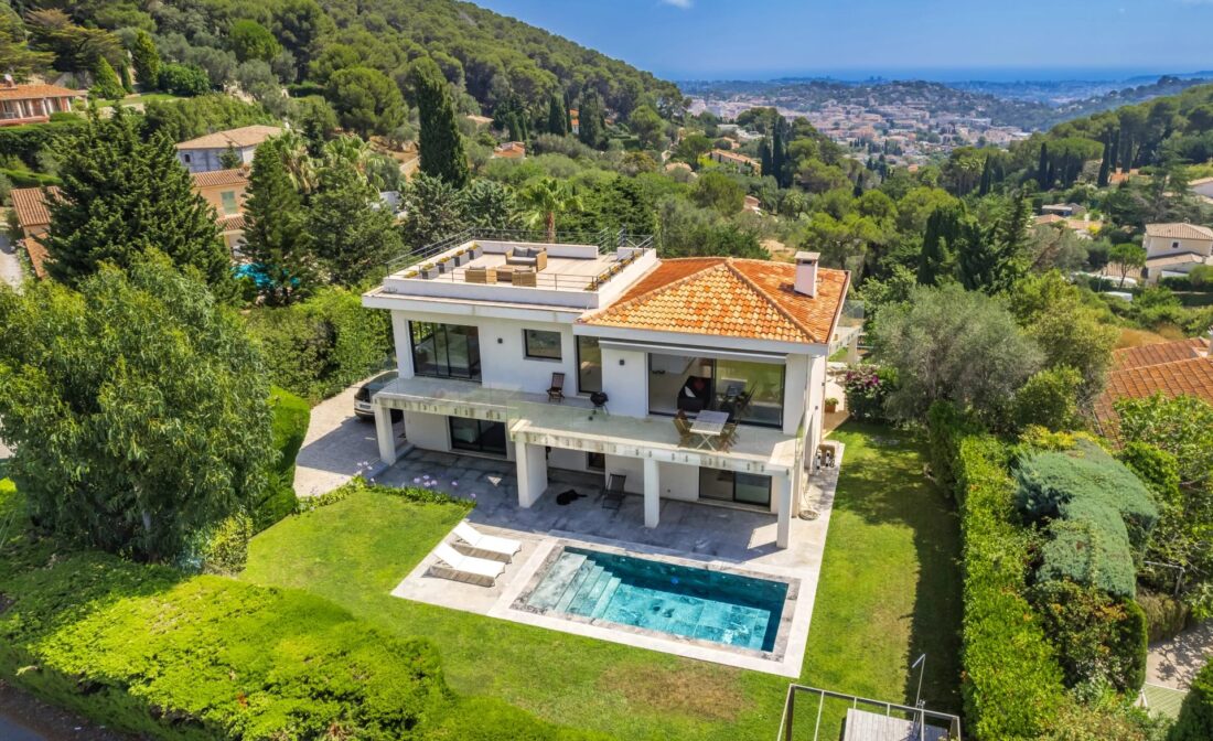 CANNES – Modern villa on the hills with sea views