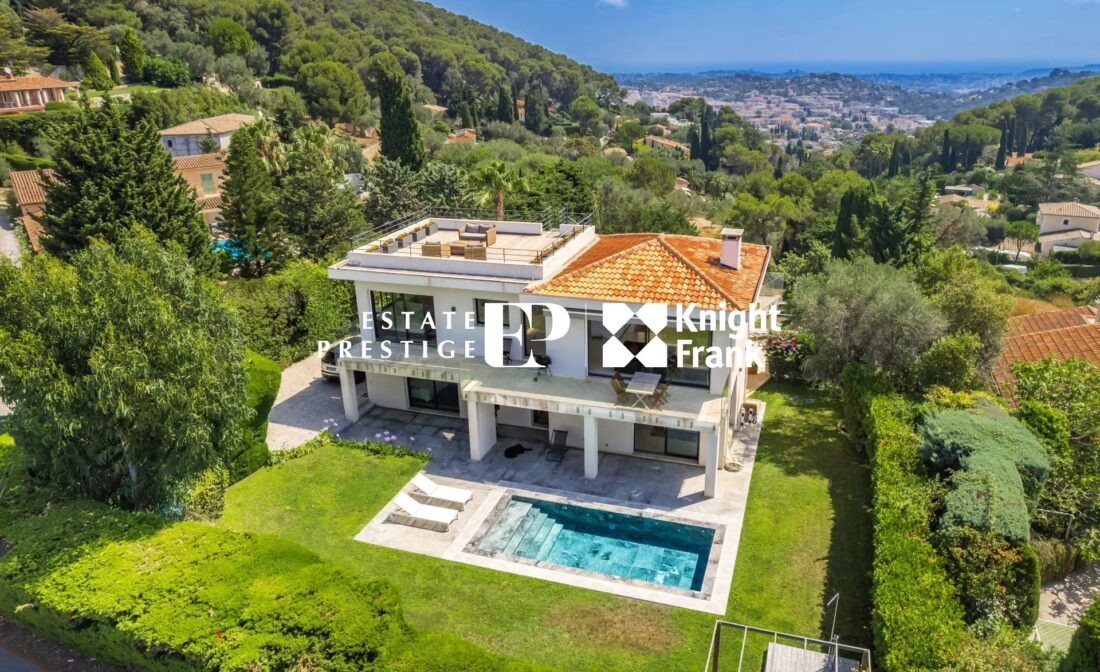 CANNES – Villa moderne sur les hauteurs avec vue mer