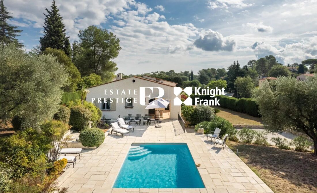 VALBONNE : A 4-bedroom Villa within walking distance to the village