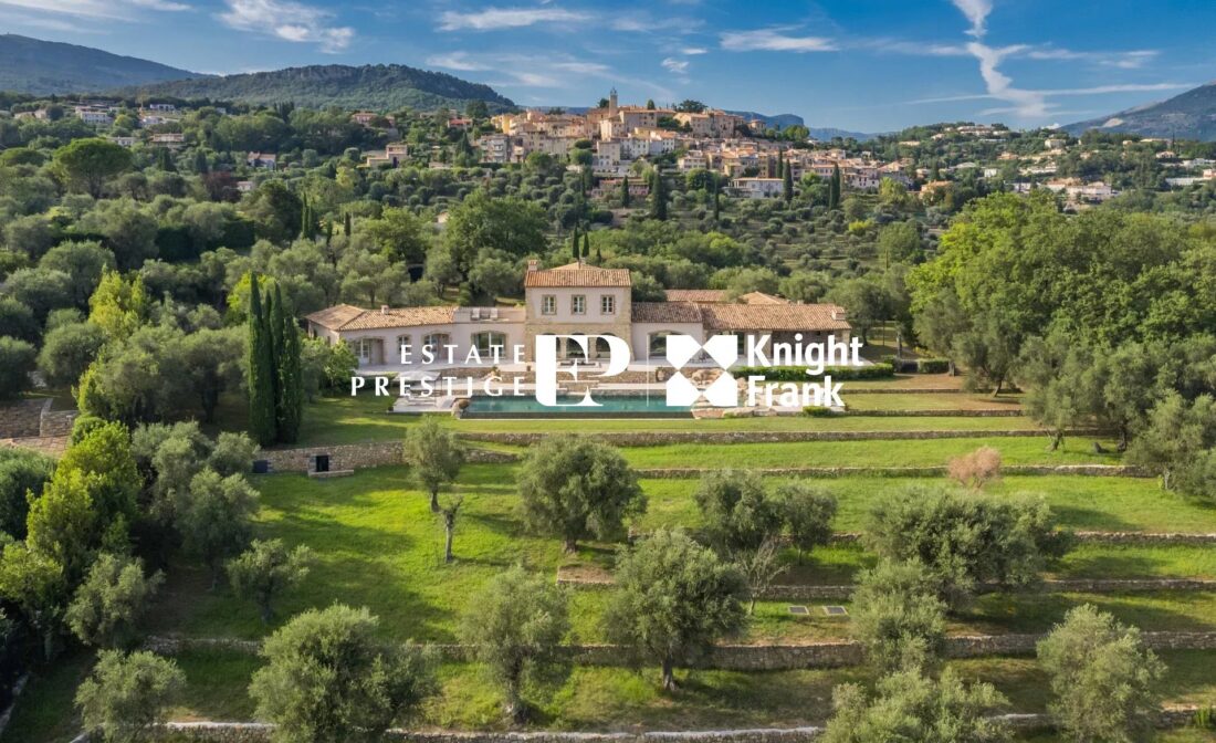 CHATEAUNEUF-DE-GRASSE : A Beautiful Bastide Style Villa with Pool and Panoramic Views