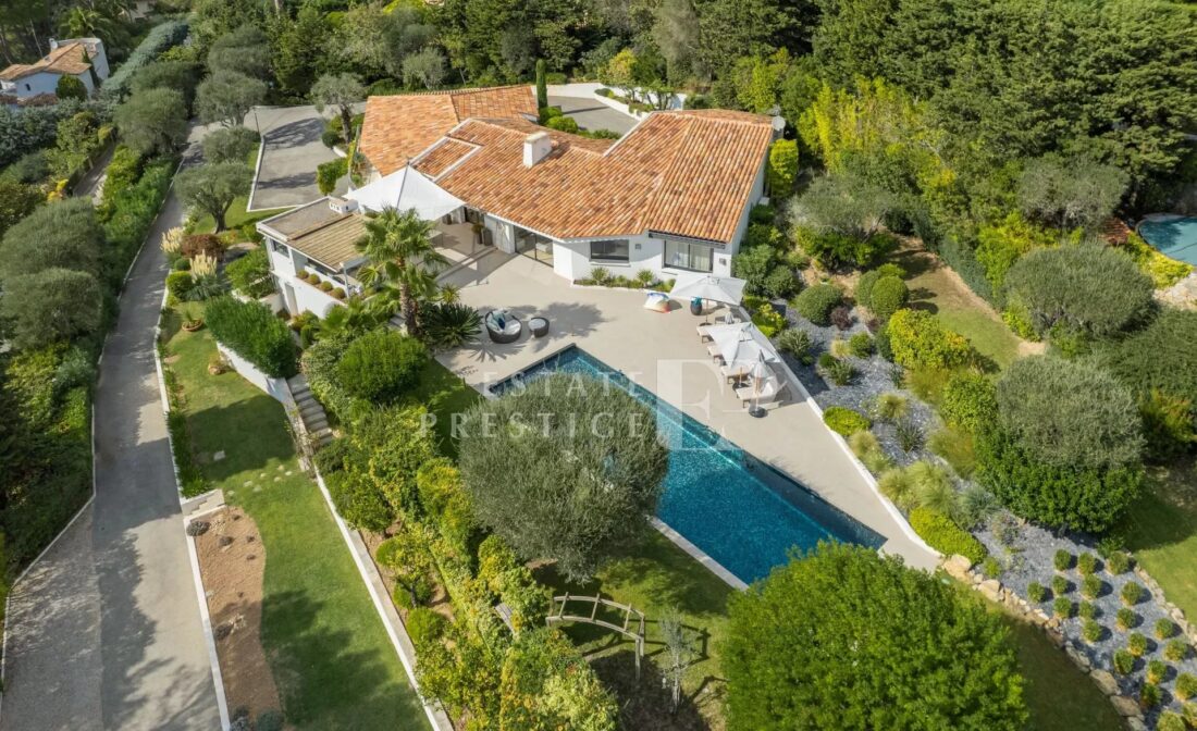 MOUGINS : Overdådig californisk villa med panoramautsikt og privilegert beliggenhet