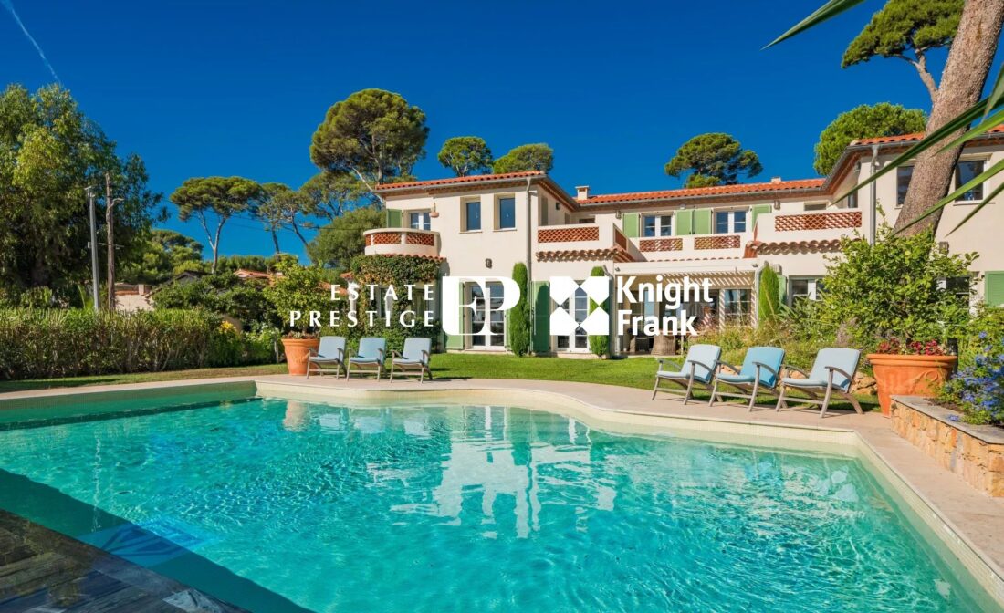 CAP D’ANTIBES – Superbe villa avec vue panoramique sur la mer