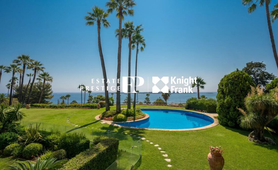 CANNES CALIFORNIE –  Splendide appartement 4 pièces récemment renové avec vue mer panoramique