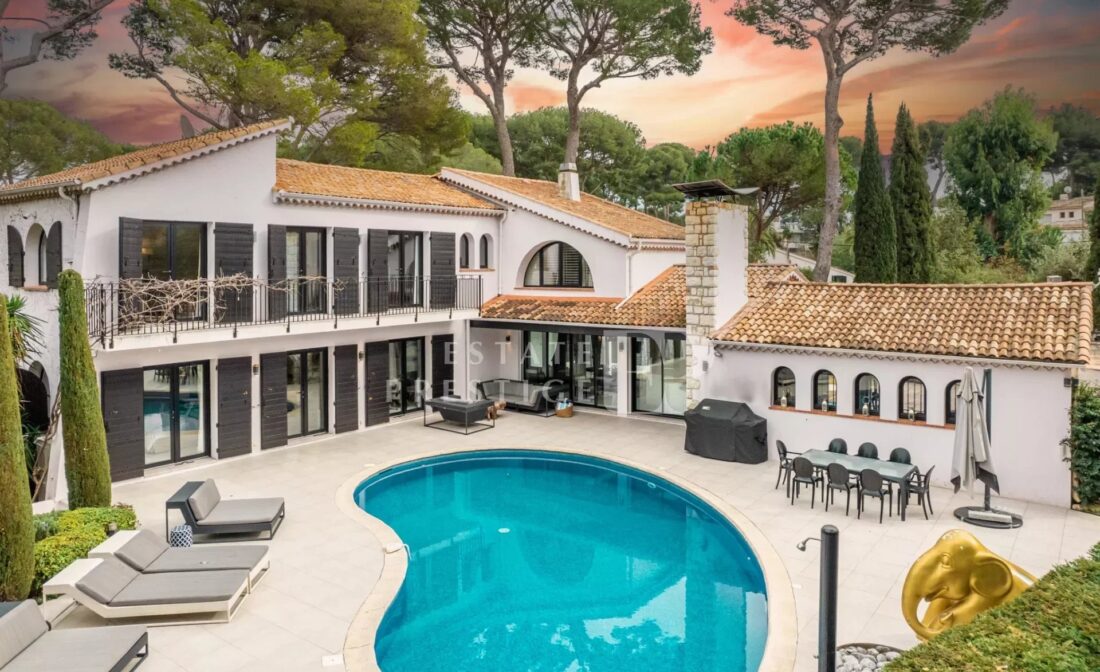 Villa contemporaine avec piscine au Cap d’Antibes