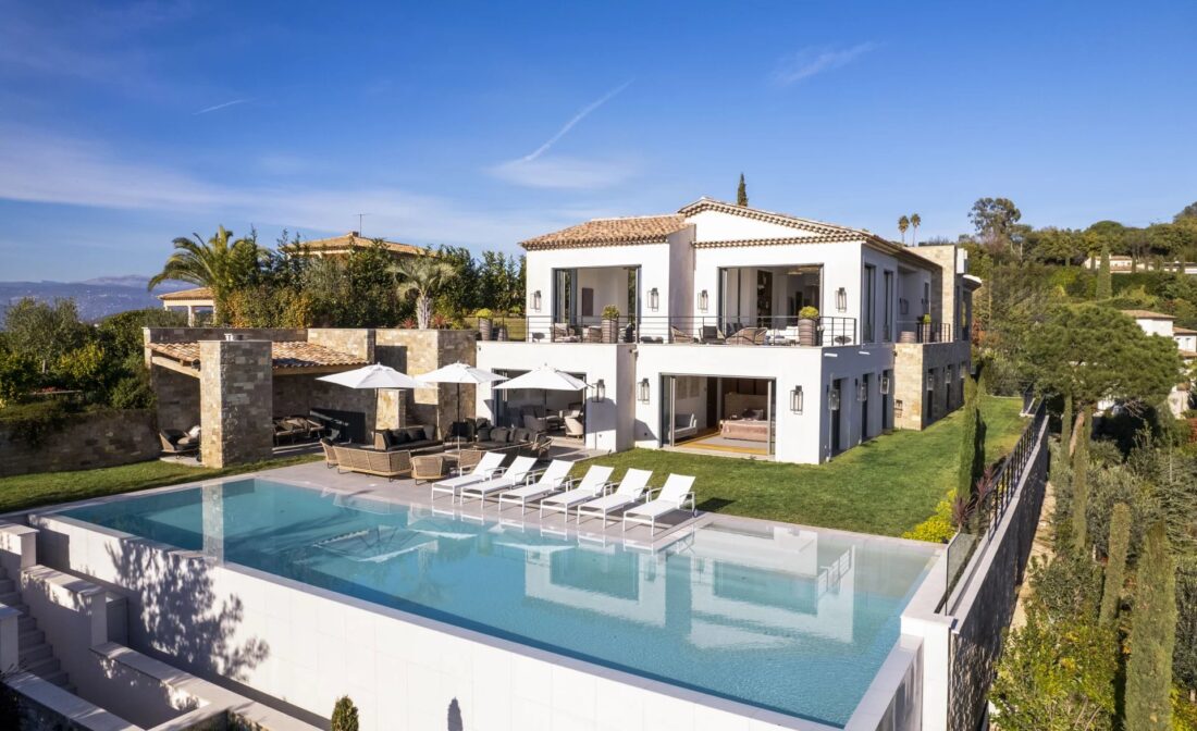 CANNES – Superbe villa contemporaine avec vue  mer imprenable