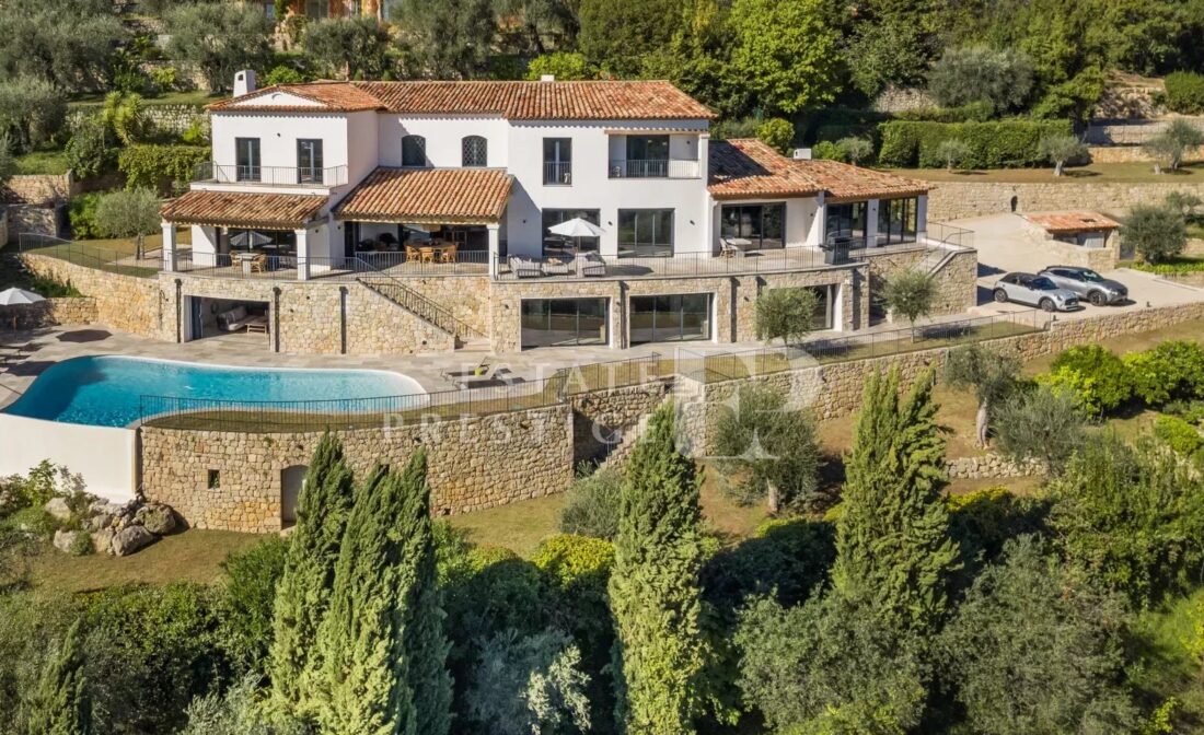 GRASSE :  A Provencal masterpiece with panoramic sea views