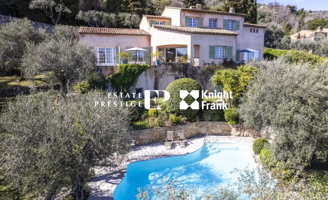 GRASSE – Charming Provencal villa with panoramic sea views