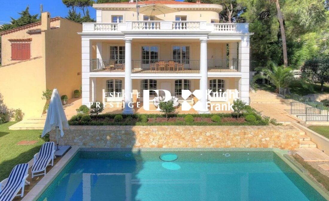 CAP D’ANTIBES – Storslått villa med svømmebasseng og havutsikt