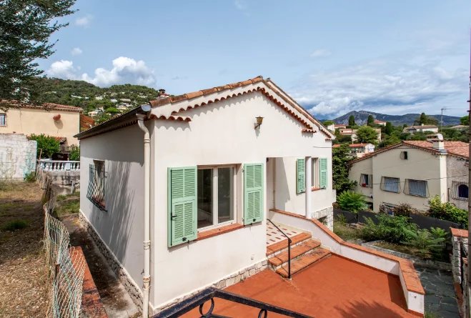 ROQUEBRUNE CAP MARTIN – villa to renovate