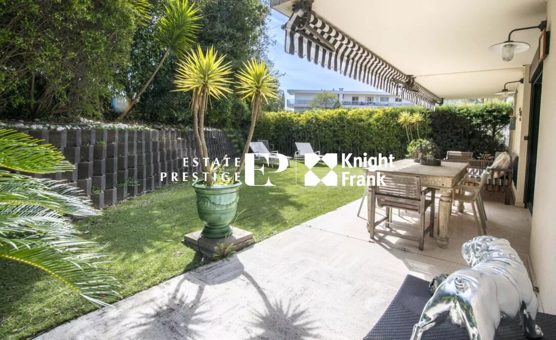 CANNES MONTROSE – Charming garden-level flat in prestigious residence with swimming pool and tennis court