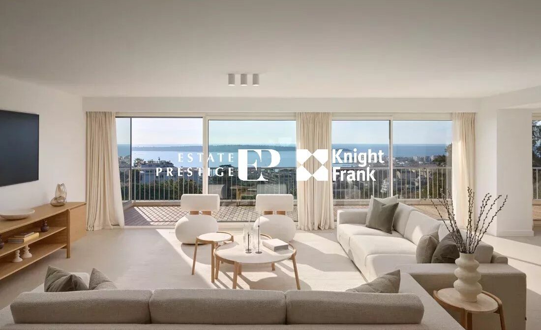 CANNES – Luxueux appartement refait à neuf avec vue mer panoramique