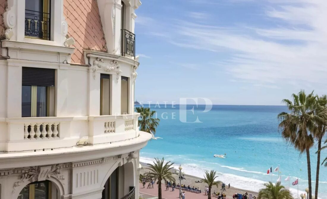 NICE – Promenade des Anglais – Exceptional apartment facing the sea