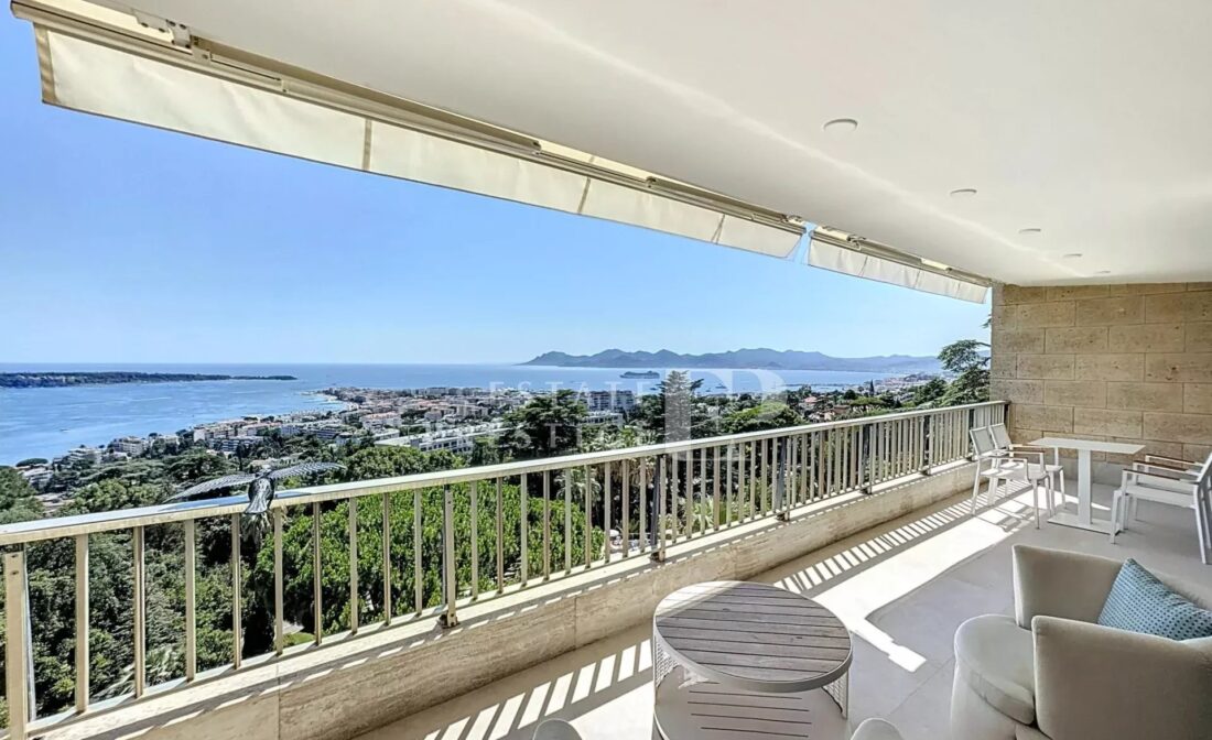 CANNES CALIFORNIE – Sublime appartement de 3 chambres avec vue mer panoramique