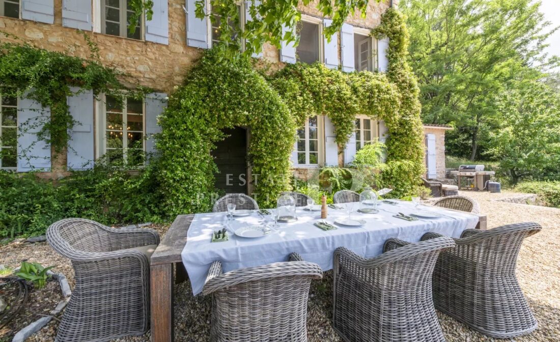 GRASSE : Une Charmante Bastide en pierre avec vue mer