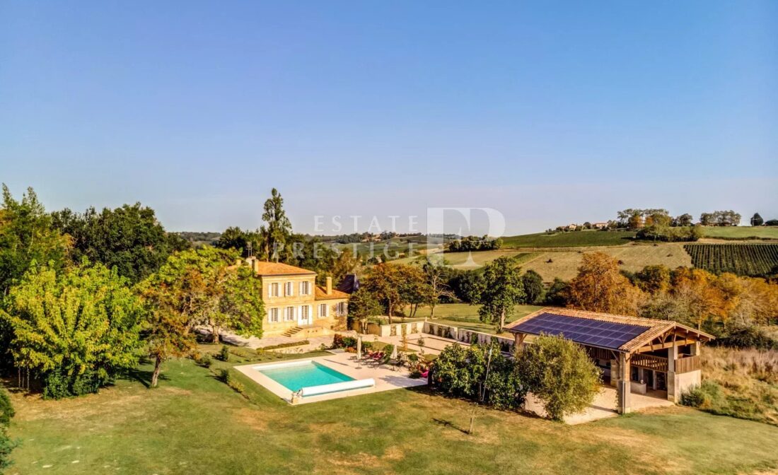 Maison de maitre au milieu des vignes