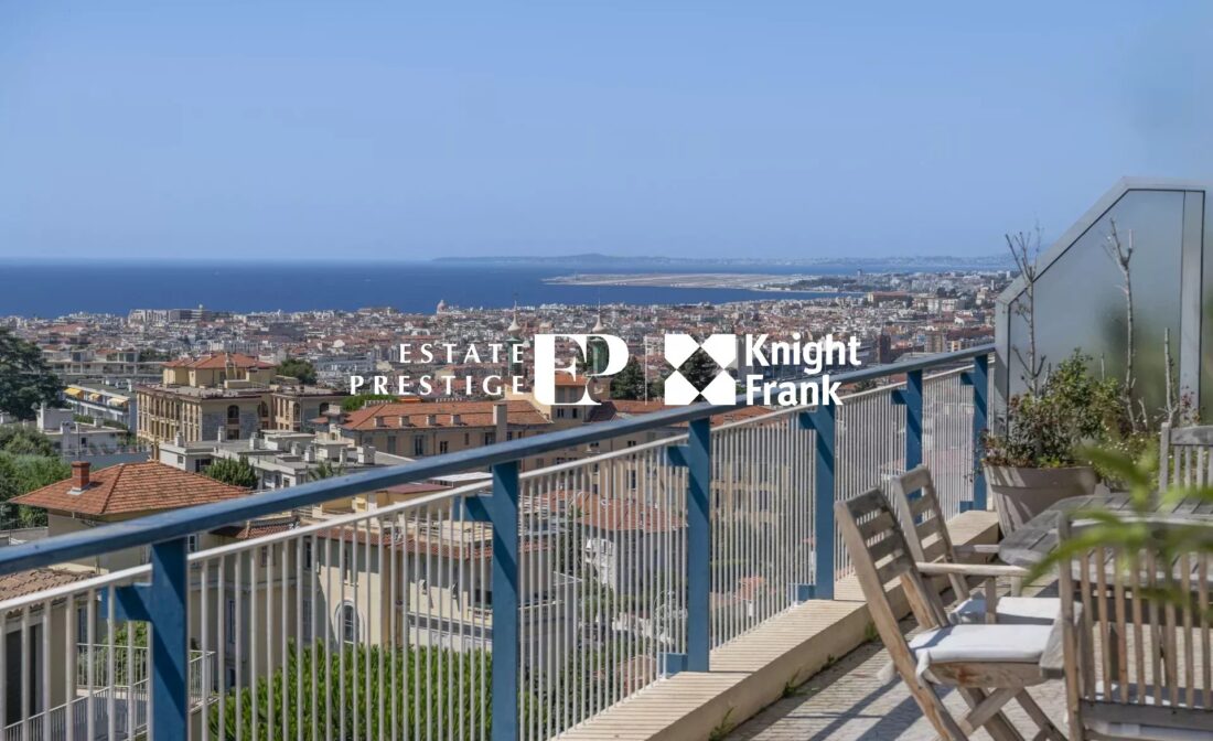 NICE – CIMIEZ : Bel appartement en dernière étage vue panoramique mer, avec terrasse circulaire!