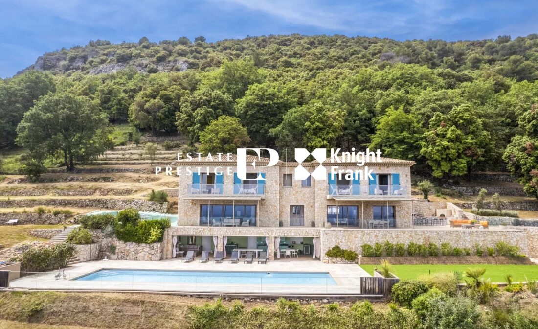 TOURRETTES-SUR-LOUP : Villa en pierre avec piscine et vue panoramique