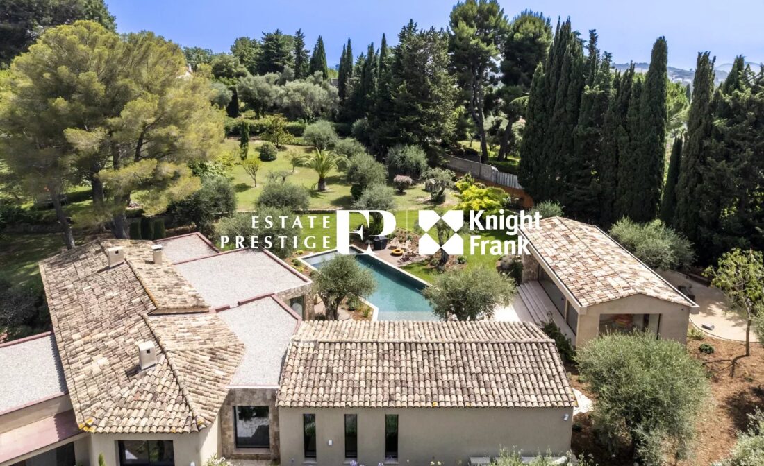 MOUGINS : Contemporary Provencal villa