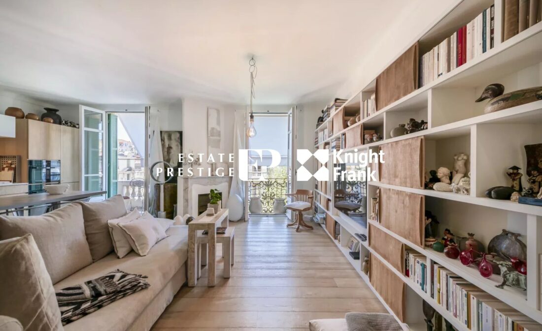 NICE : Appartement de charme avec balcon et vue panoramique sur les collines !