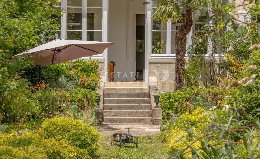 BORDEAUX – MAISON DE VILLE AVEC JARDIN