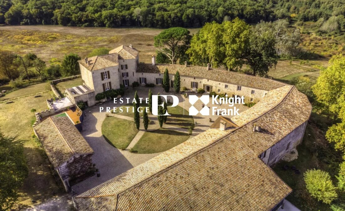 CAMPAGNE BORDELAISE – Magnifique château Baronnial