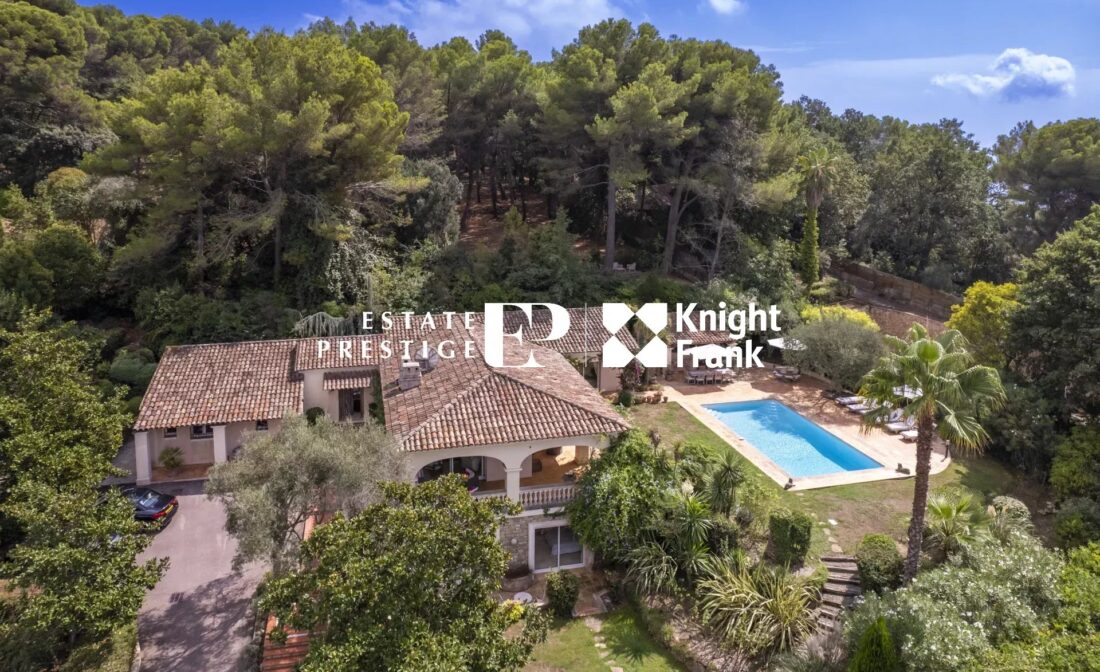 CANNES/LE CANNET – Charmante villa au calme dans un écrin de verdure