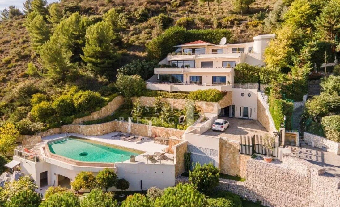 EZE – Vast and luxurious property with panoramic sea views in a gated domain a stone throw from Monaco