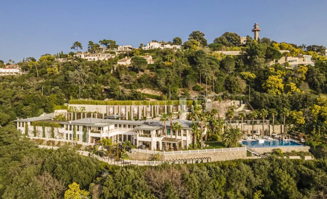 CANNES – Une merveilleuse villa sur les collines